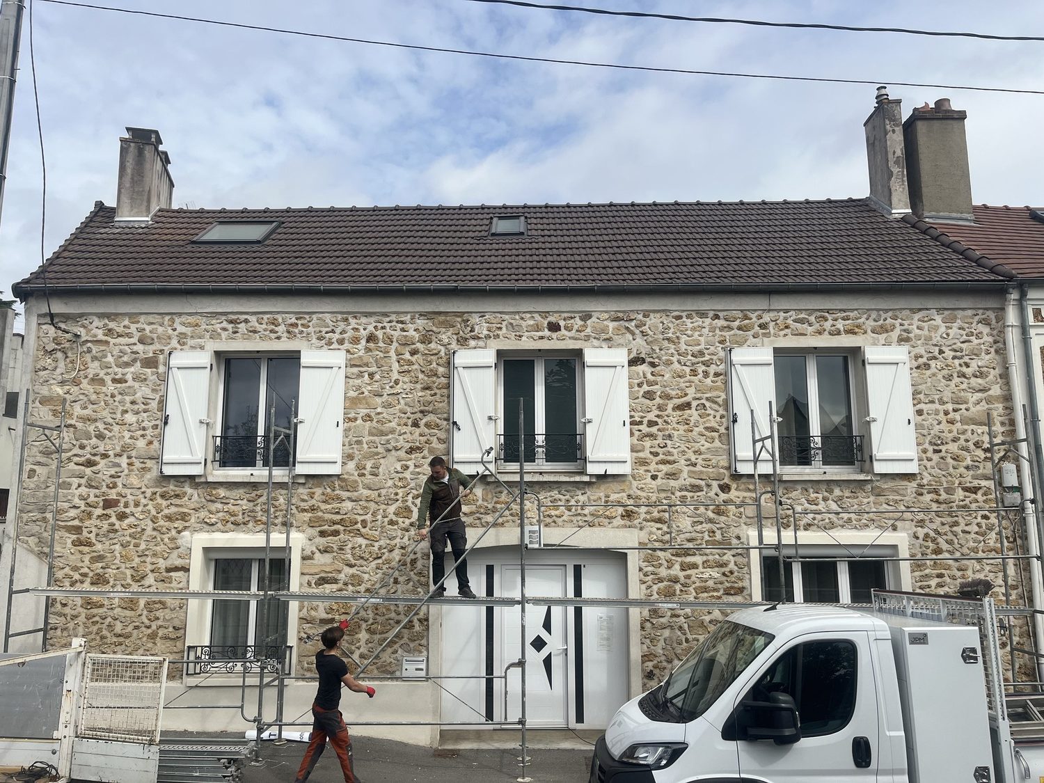 Gouttières neuves sur pavillon